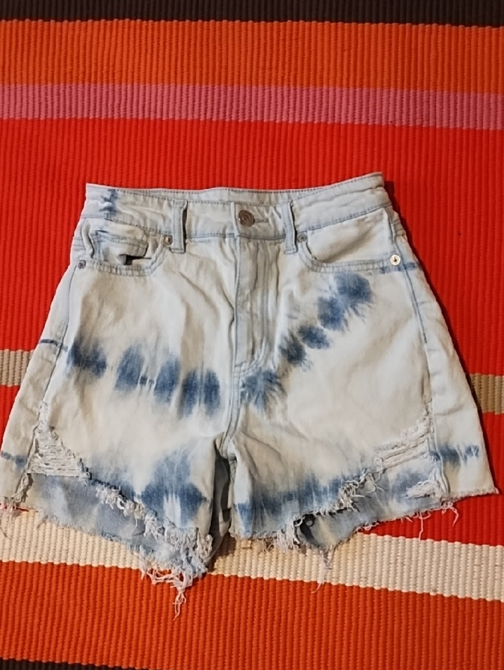 American Eagle Outfitters Light Blue Tie-Dye Distressed Denim Shorts Size 0 VGC.
